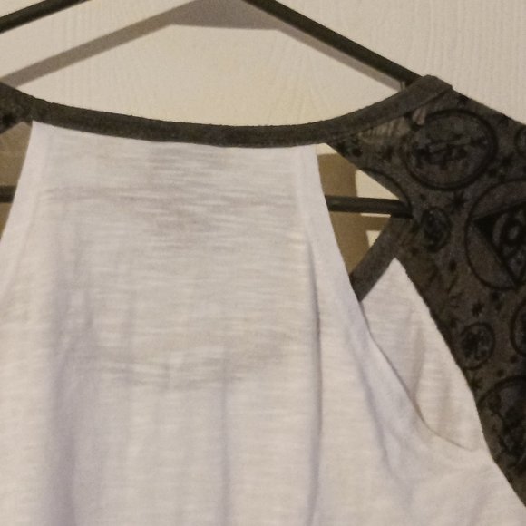 Fantastic Beasts Hot Topics T Shirt sz Small - Picture 10 of 10